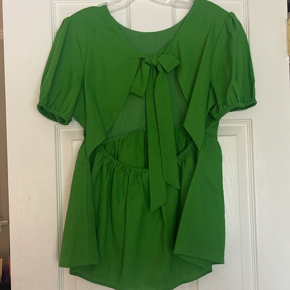Bright green tie-back shirt - Picture 2 of 3